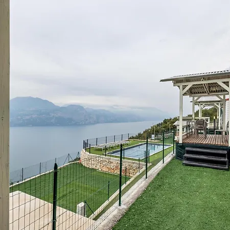 Dom wakacyjny Le Terrazze Sul Garda Relais Brenzone sul Garda